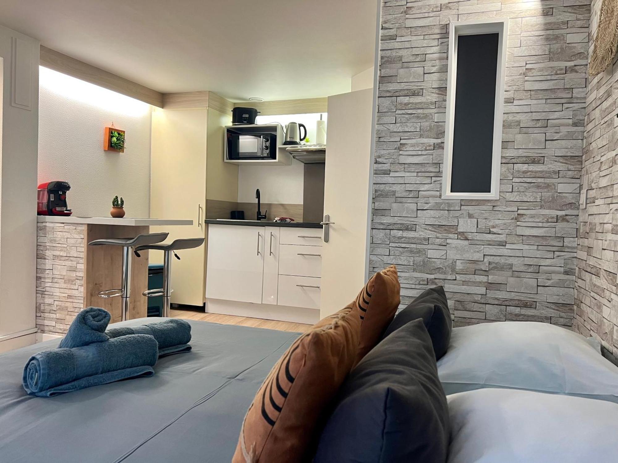 Casa Cloutiers #1, #2 & #3 - Jolis Studios - Emplacement Ideal Hyper Centre Brive المظهر الخارجي الصورة